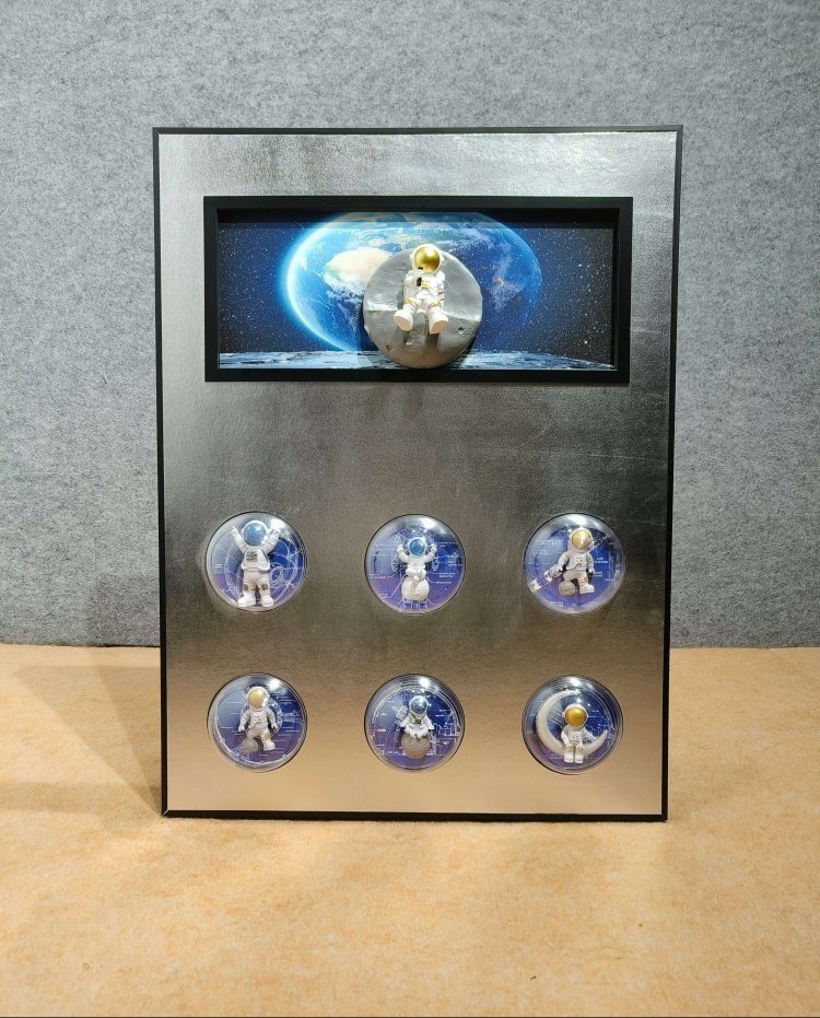 Astronaut 3D Shadow Box Frame – Scene 1
