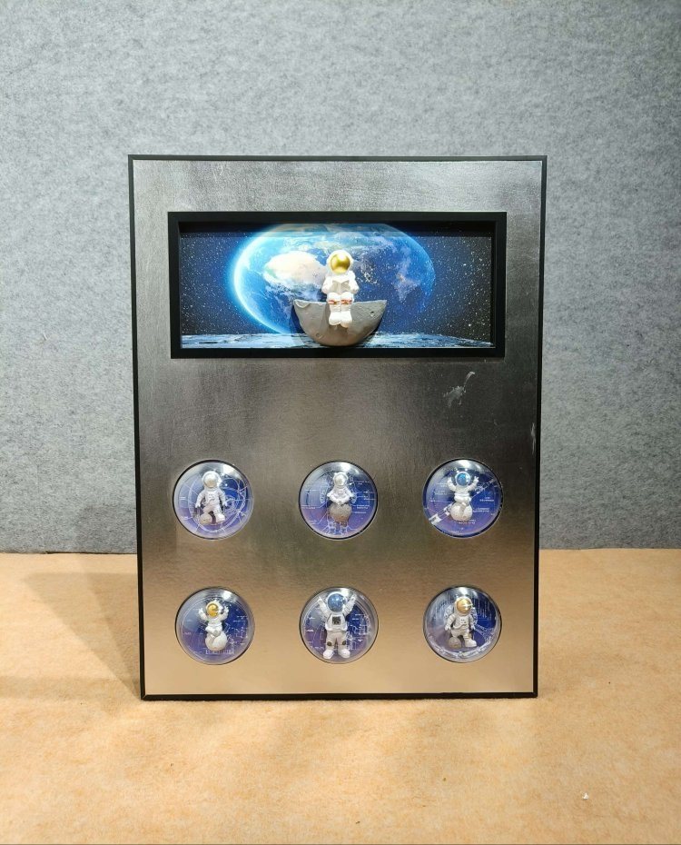 Astronaut 3D Shadow Box Frame – Scene 4